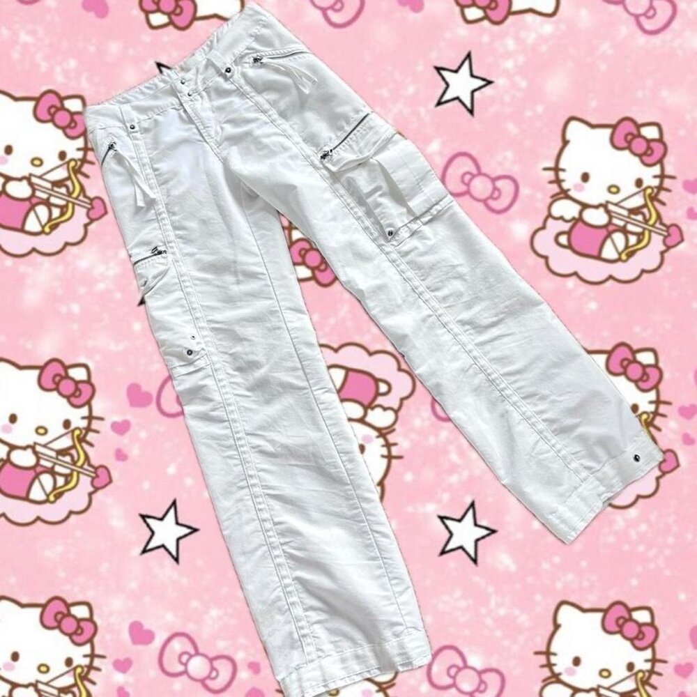 Great white cargo pants--slim fit not baggy